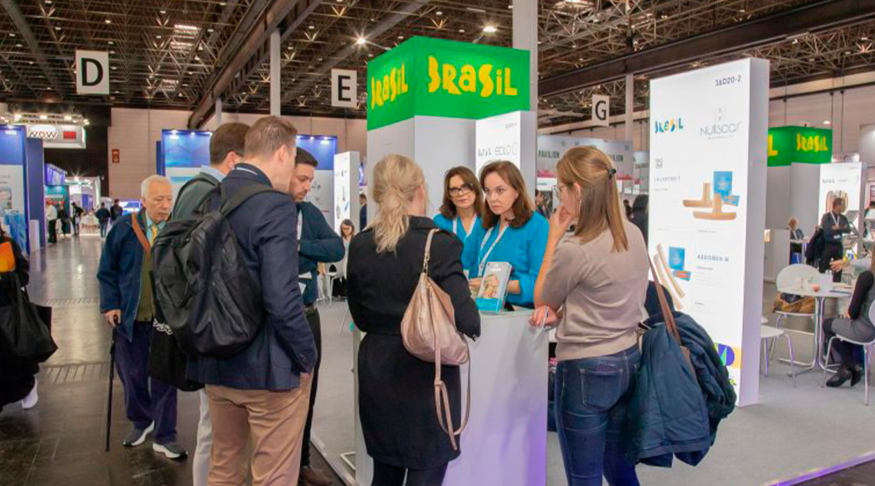 Brasil leva inovação em dispositivos médicos à Feira MEDICA 2025